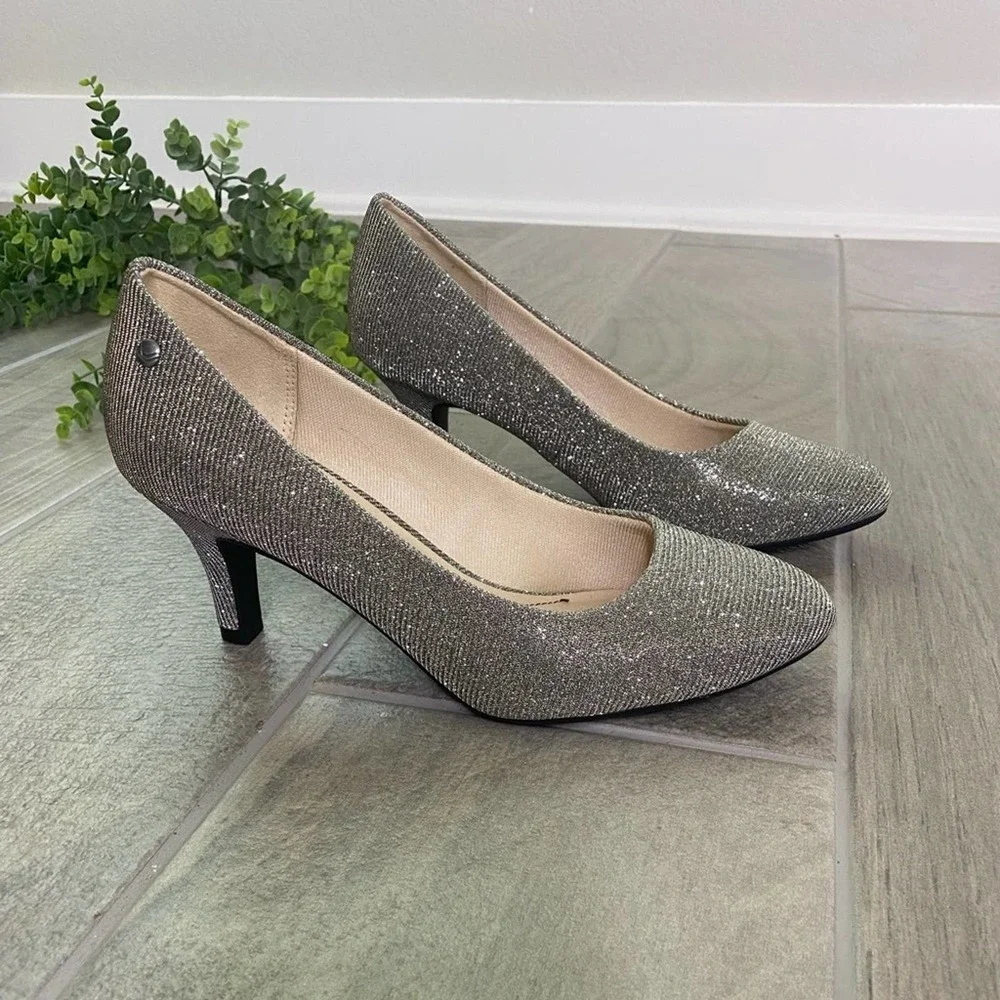 Life Stride Soft System Parigi sliver Heel Shoe 8 wide